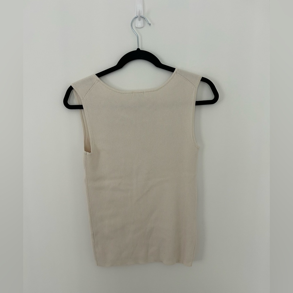 GU square chest minimalist rib top - Picture 6 of 6